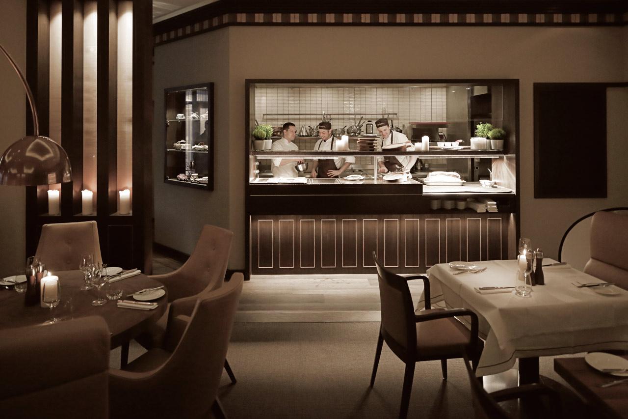 Grand Elysee Hamburg Exterior photo The interior of the restaurant