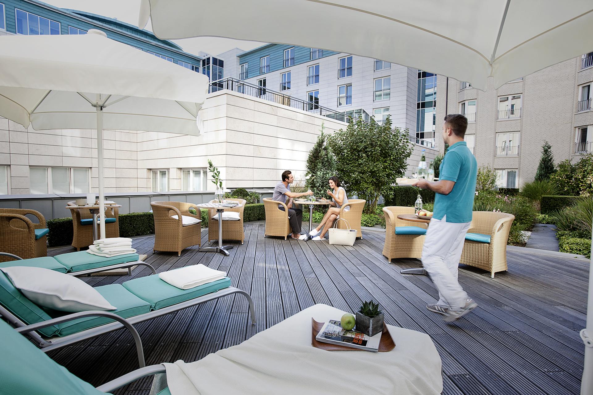 Grand Elysee Hamburg Exterior photo The Sky Bar