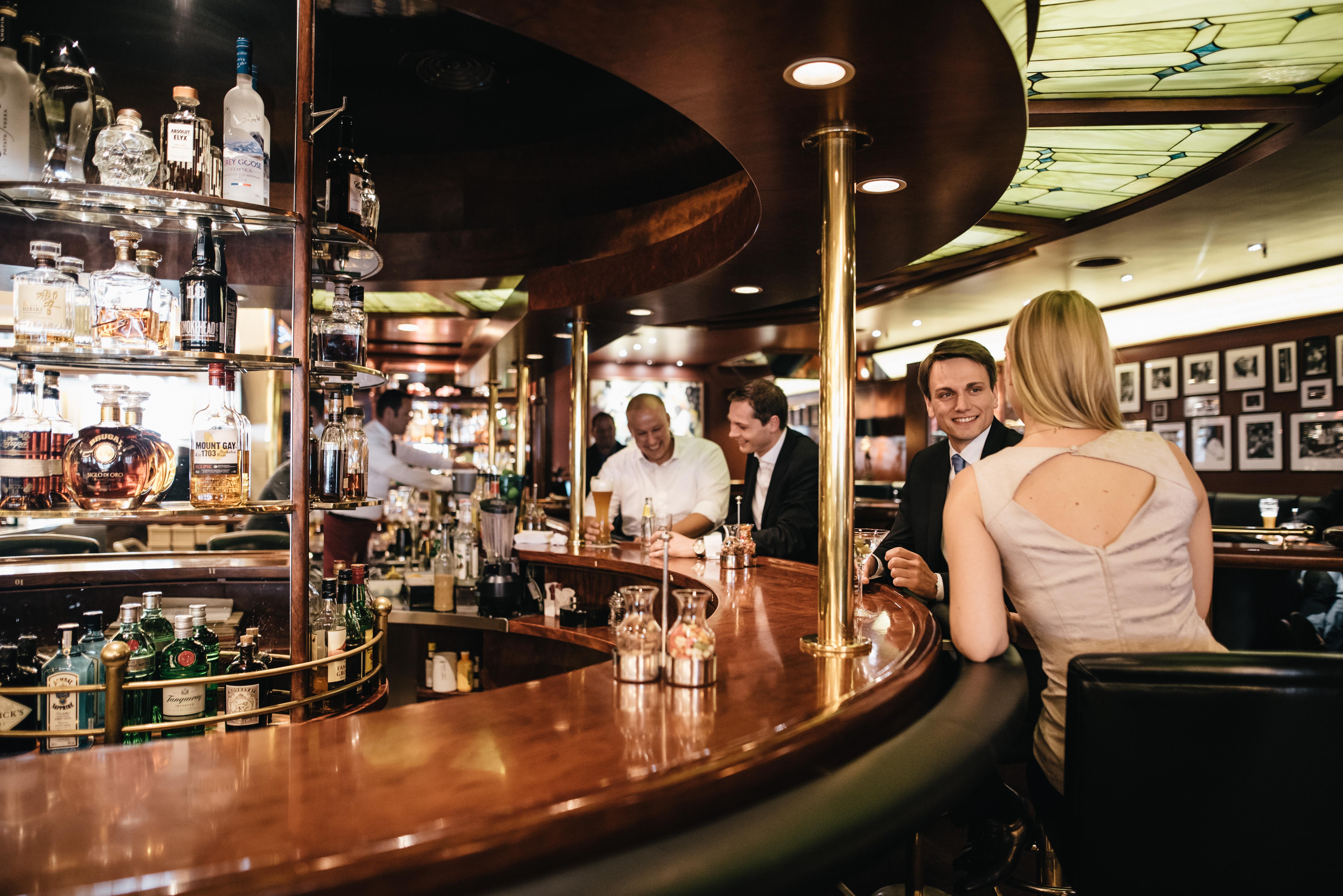 Grand Elysee Hamburg Exterior photo The bar at the American Bar