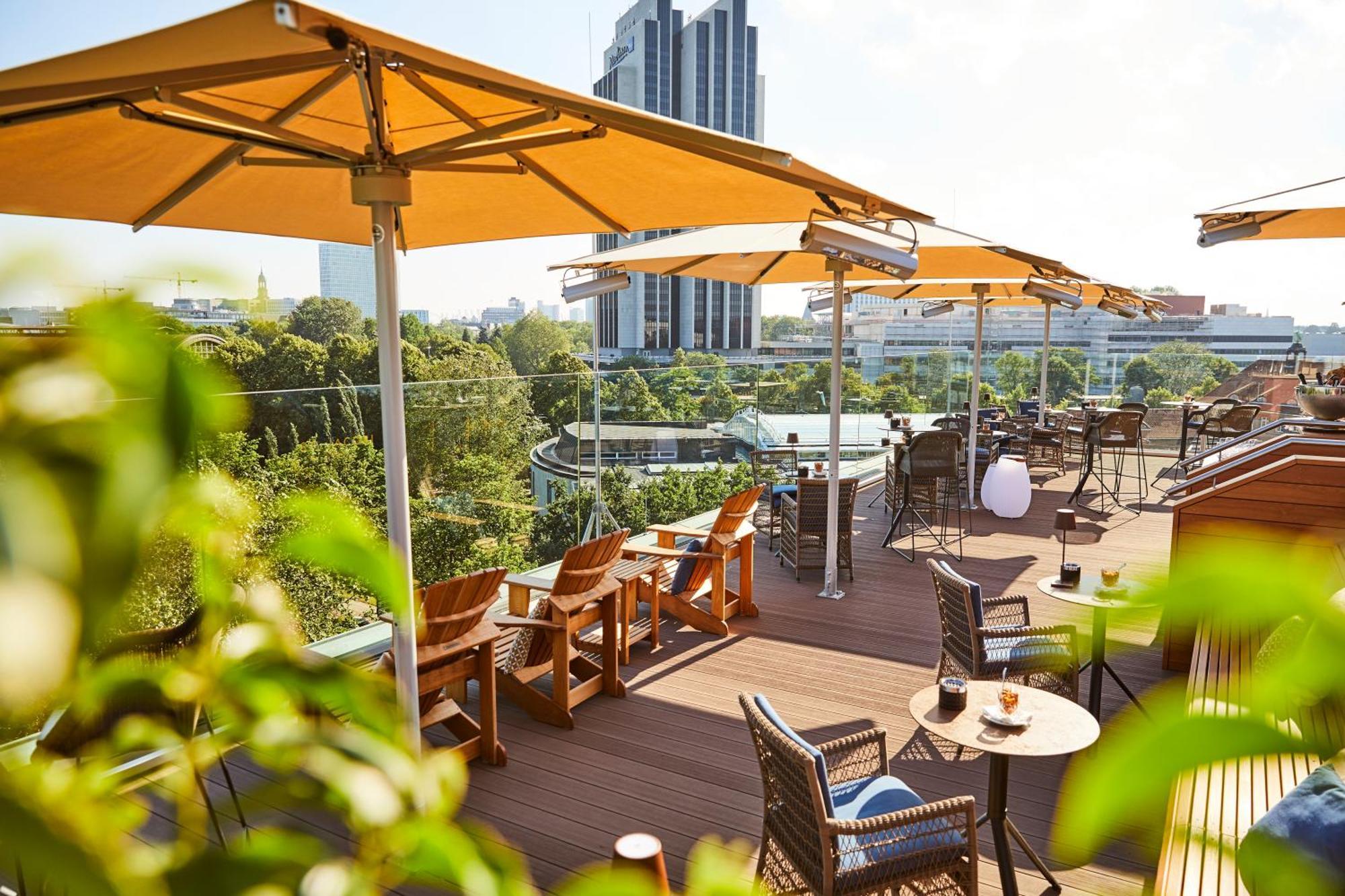 Grand Elysee Hamburg Exterior photo The Terrace