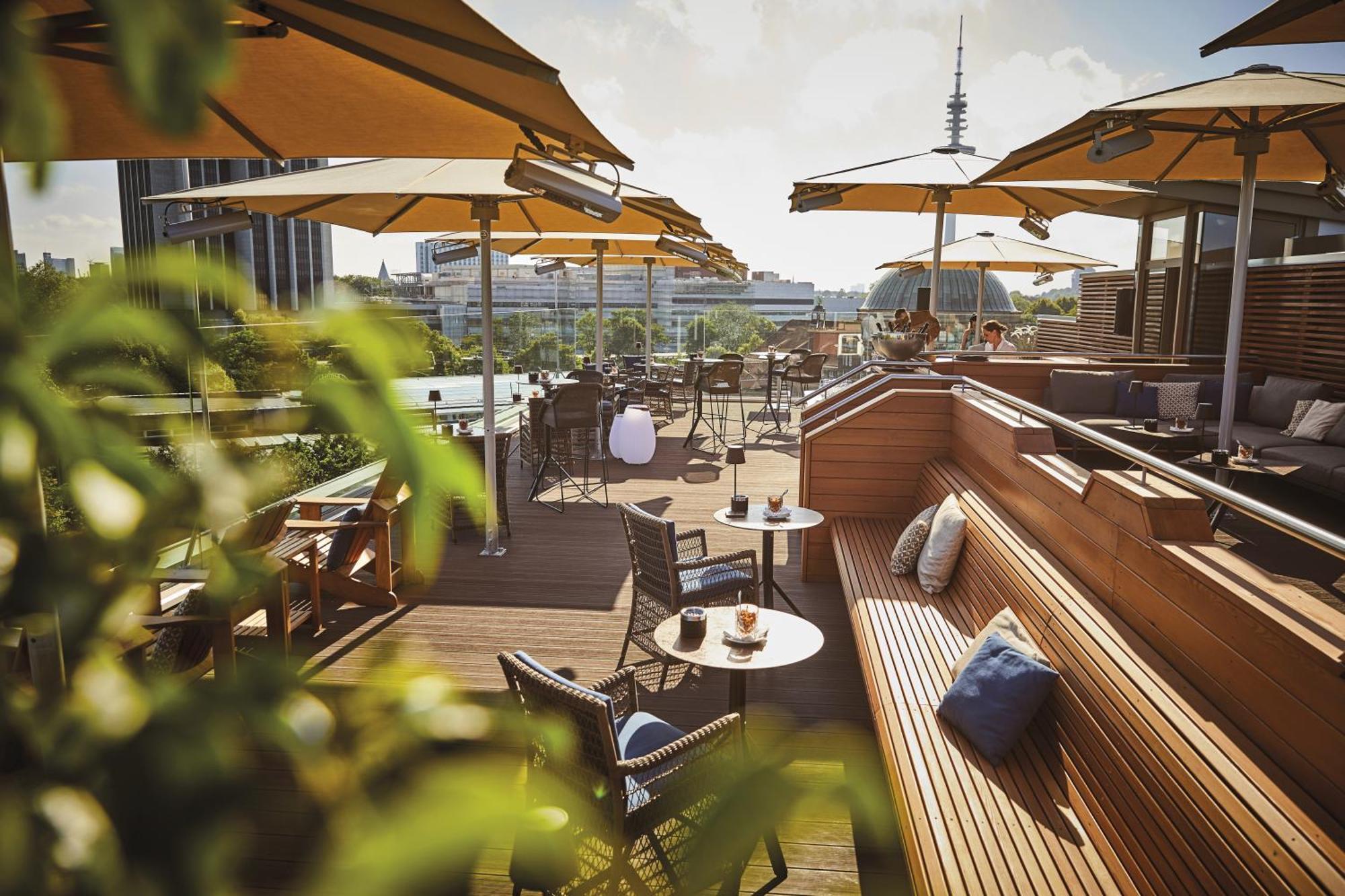 Grand Elysee Hamburg Exterior photo The Sky Bar